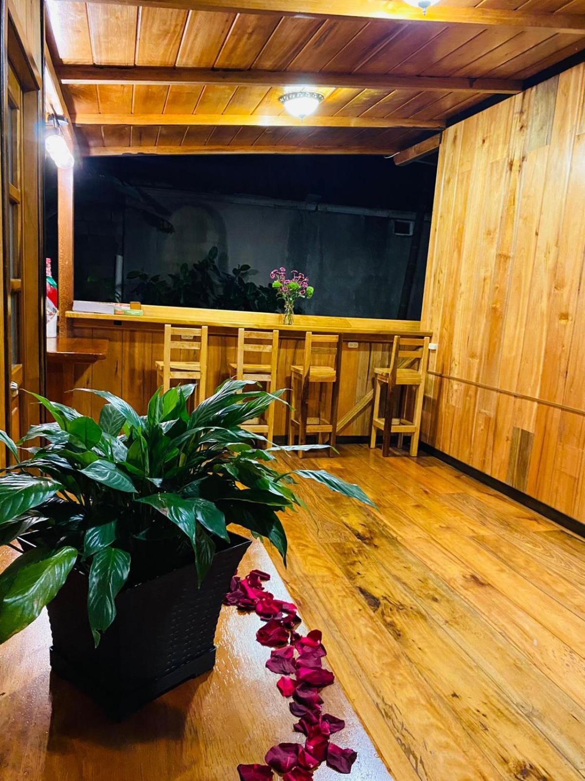Guayabo Hostal מינדו מראה חיצוני תמונה